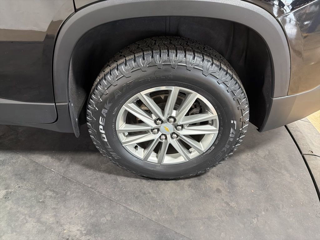 Used 2023 Chevrolet Traverse LT w/ LPO, Floor Liner Package image 37