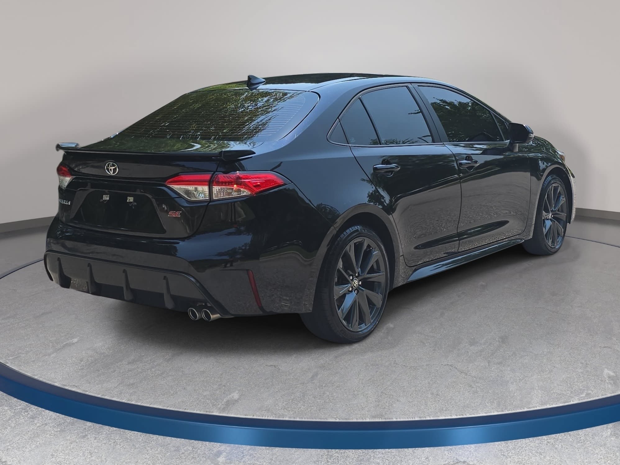Used 2024 Toyota Corolla SE w/ SE Premium Package FWD image 5