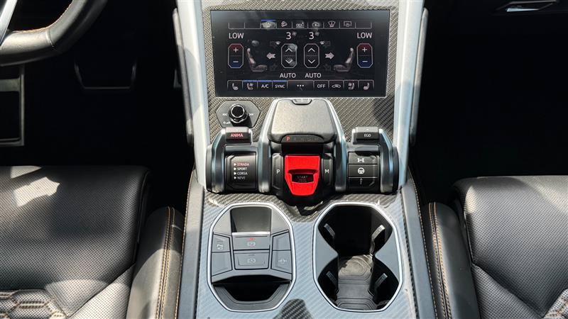 Used 2020 Lamborghini Urus AWD/4WD image 38