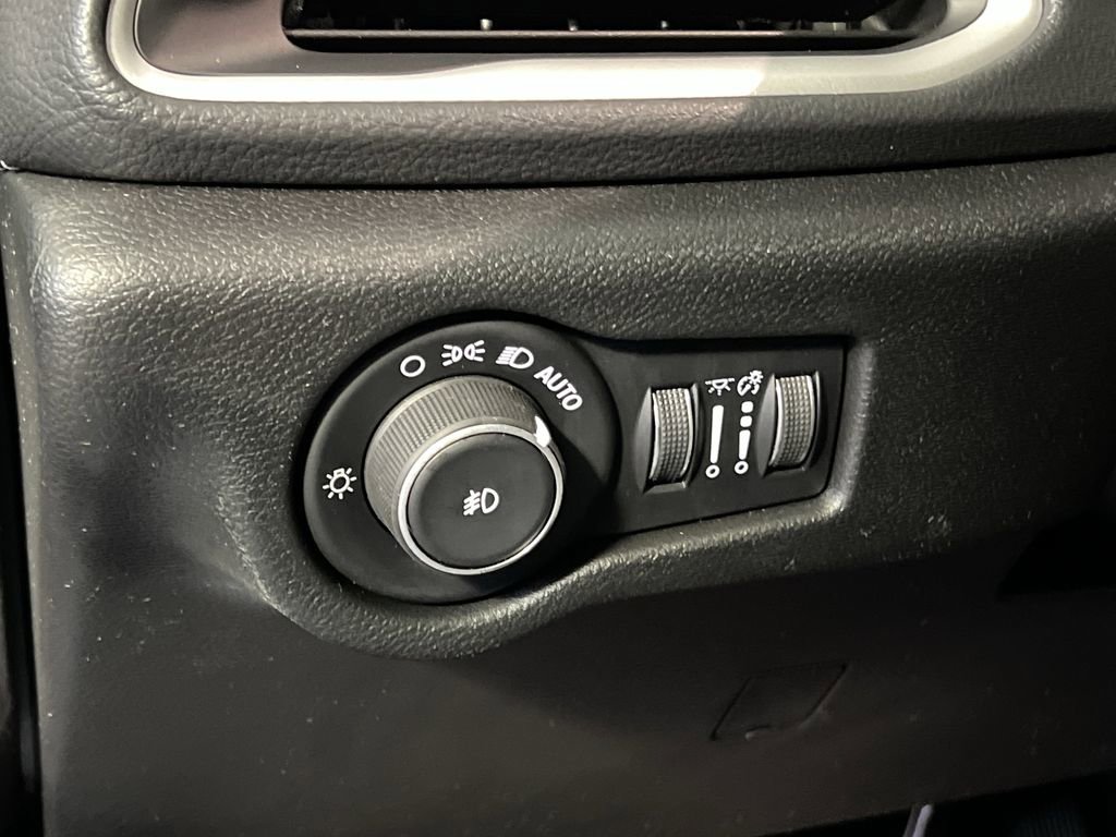 New 2026 Chrysler Pacifica Select image 14