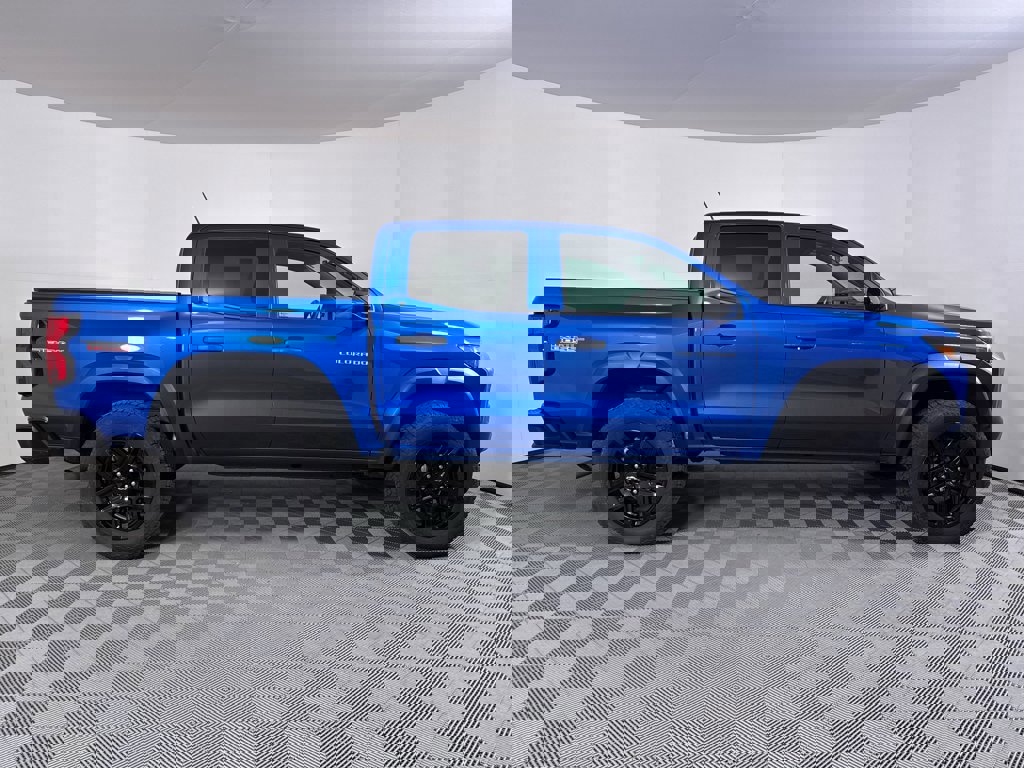 Used 2023 Chevrolet Colorado Trail Boss w/ Technology Package image 11