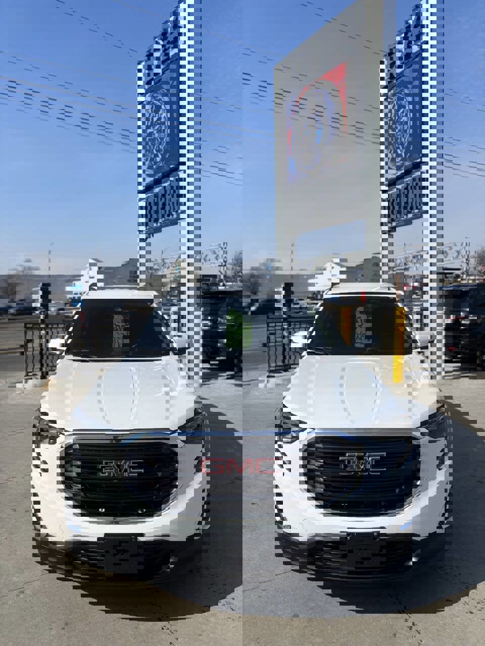 Used 2018 GMC Terrain SLE w/ Driver Convenience Package image 2