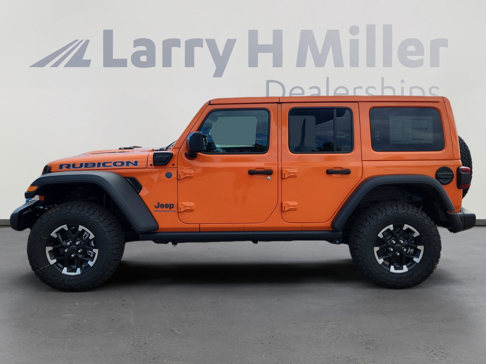 New 2025 Jeep Wrangler Unlimited Rubicon 4xe w/ Convenience Group AWD/4WD image 3
