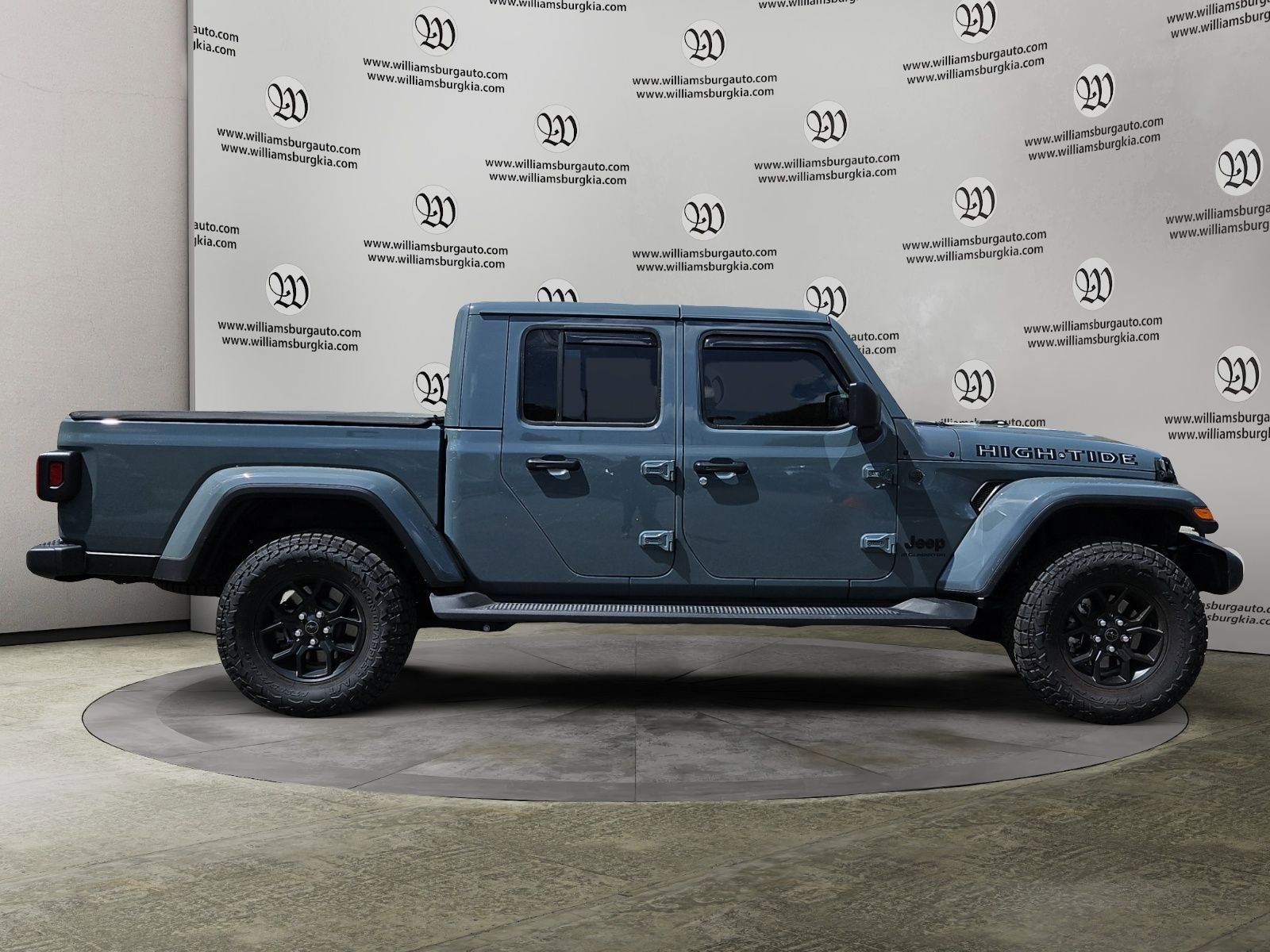 Used 2025 Jeep Gladiator Sport AWD/4WD image 6
