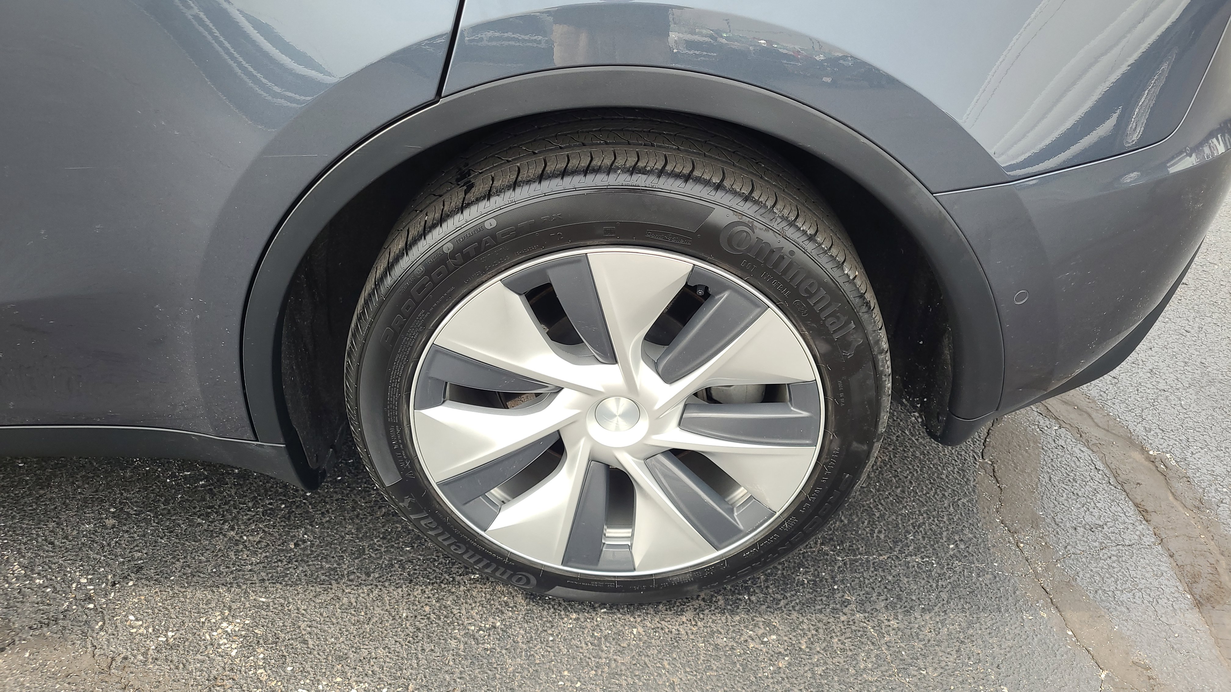 Used 2021 Tesla Model Y Long Range image 10