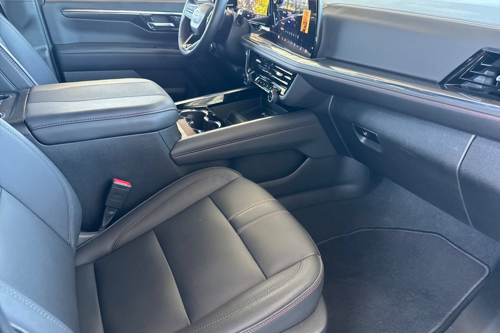 Used 2026 Chevrolet Suburban RST RWD image 26