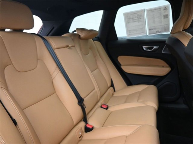 Used 2022 Volvo XC60 B6 Inscription w/ Advanced Package image 34