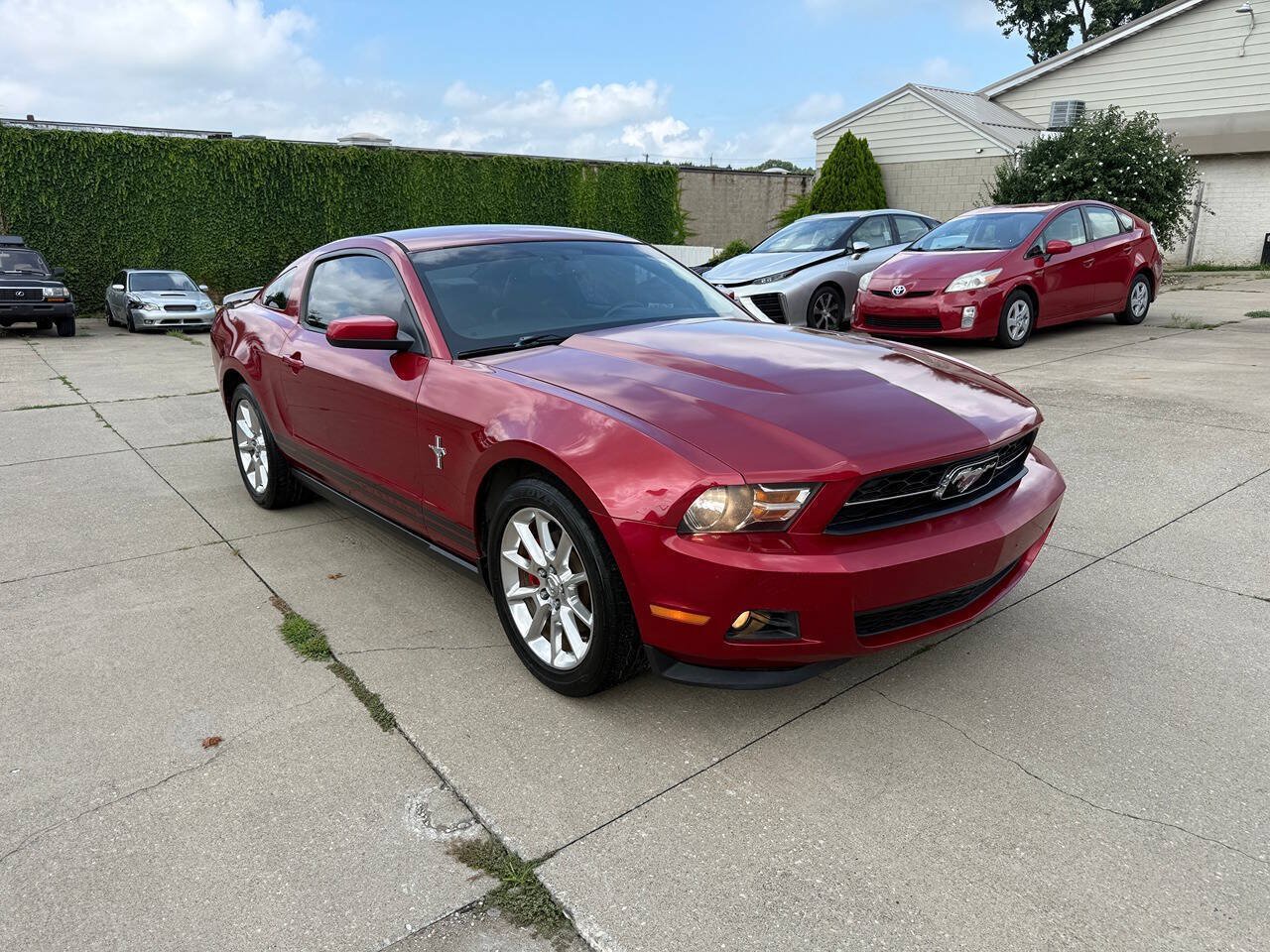 Used 2011 Ford Mustang Premium w/ 202A Rapid Spec Order Code RWD image 2