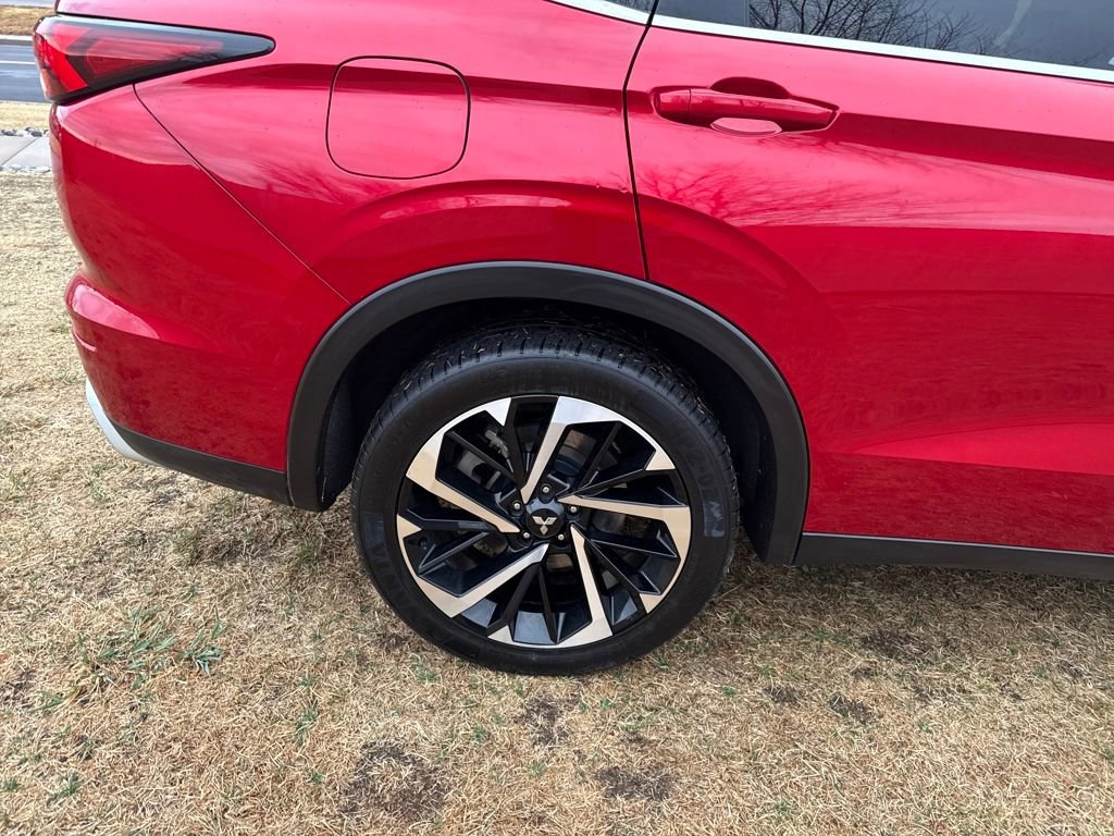 Used 2024 Mitsubishi Outlander SE image 30