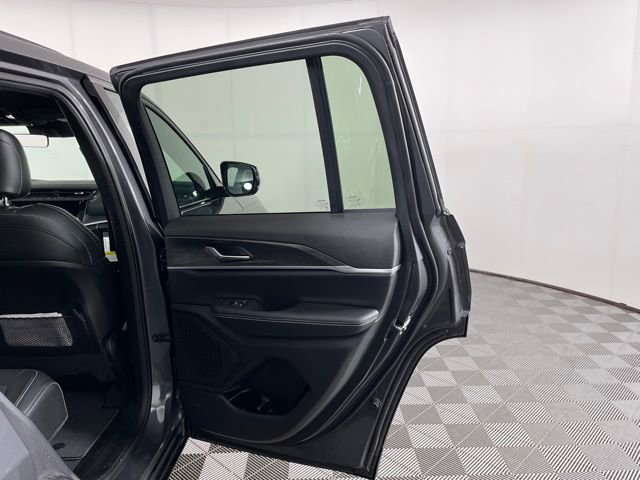 Used 2026 Jeep Grand Cherokee Altitude image 45