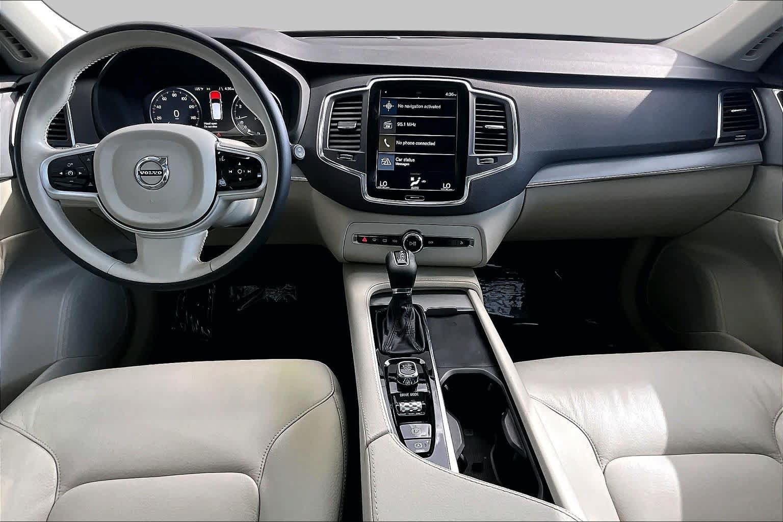 Used 2021 Volvo XC90 T5 Momentum w/ Protection Package Premier FWD image 16