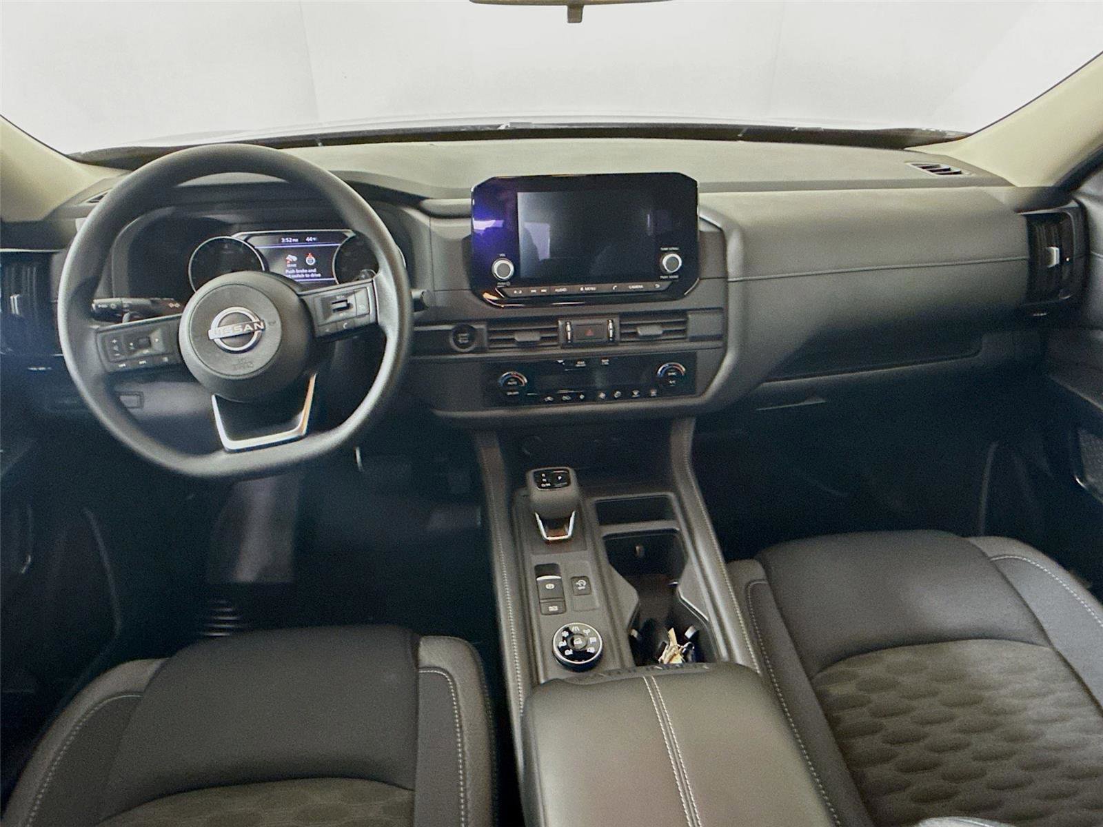 Used 2025 Nissan Pathfinder S AWD/4WD image 30