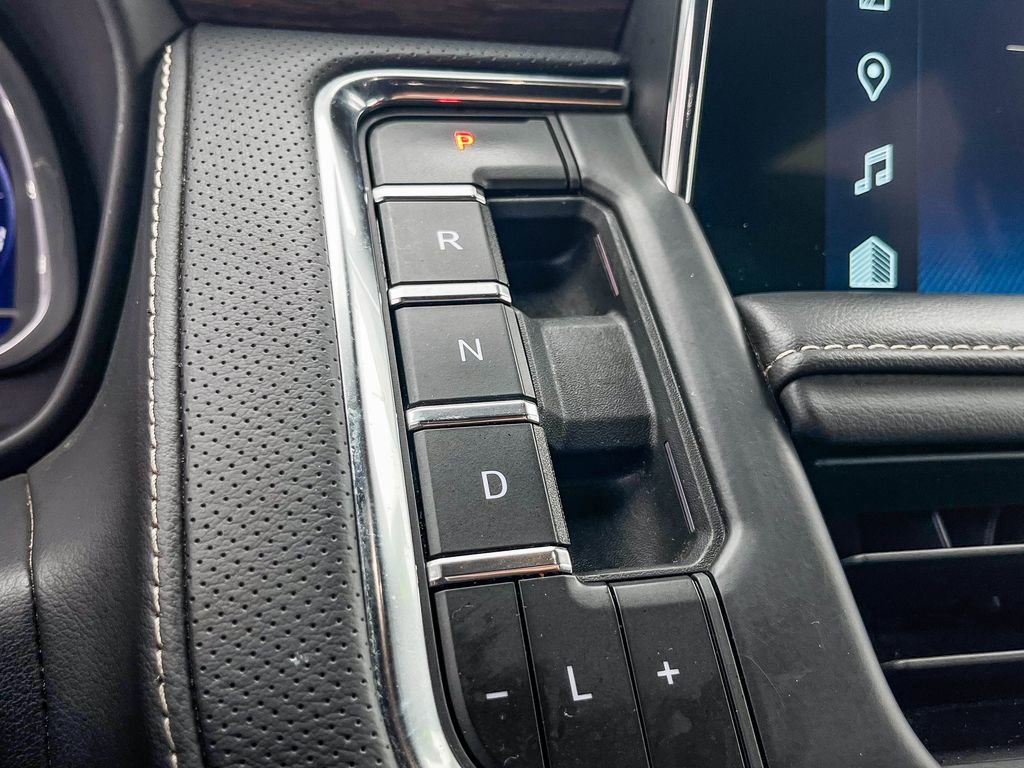 Used 2023 Chevrolet Suburban Premier image 43