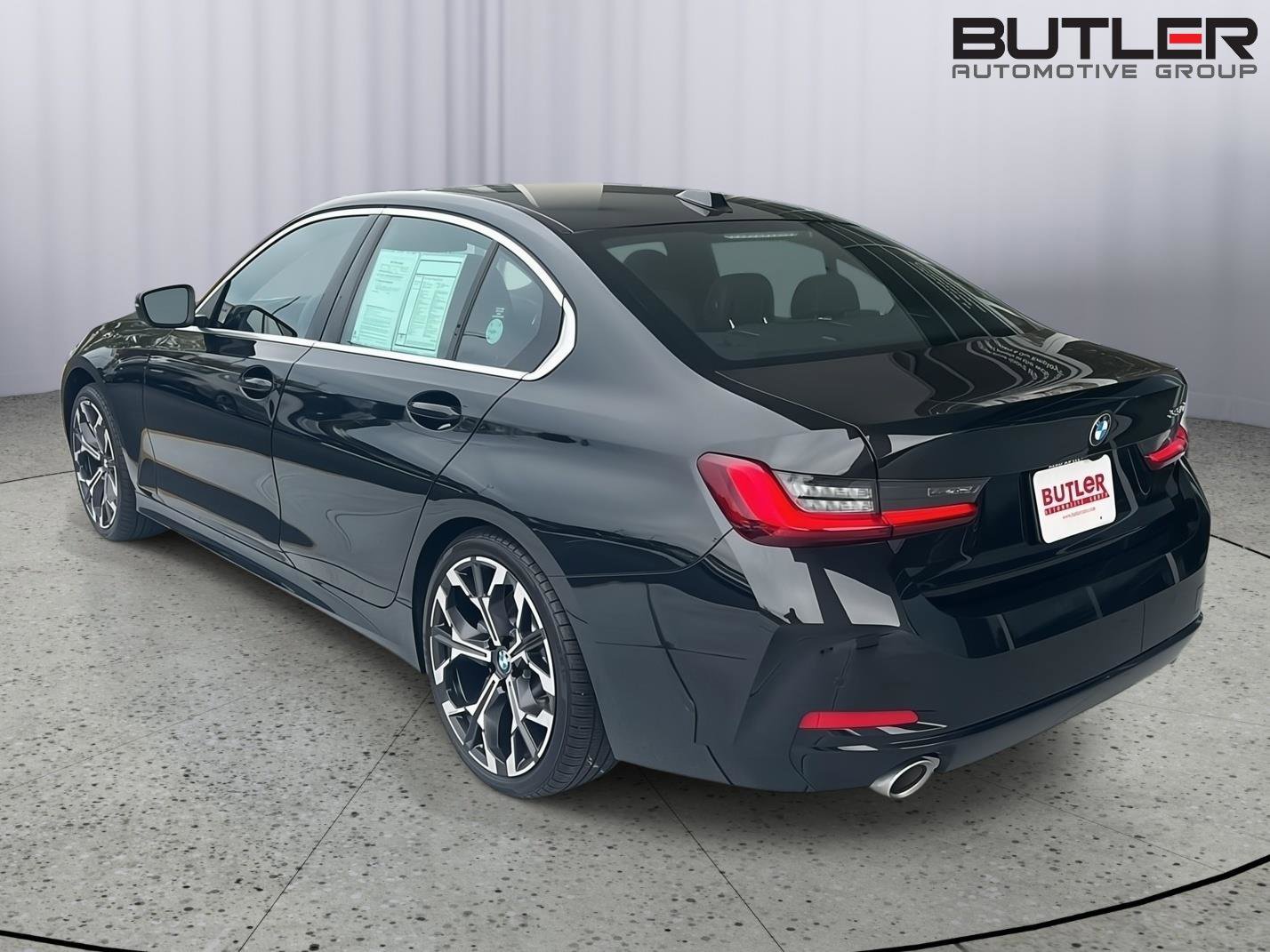 Used 2026 BMW 330i Sedan image 4