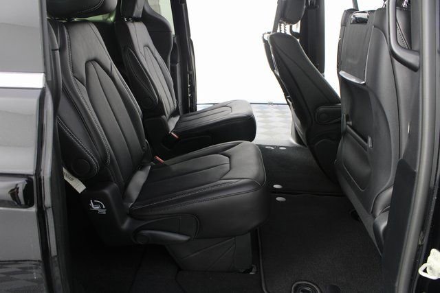 New 2026 Chrysler Pacifica Select image 22