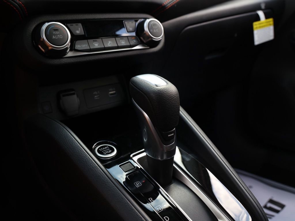 New 2025 Nissan Versa SR image 30