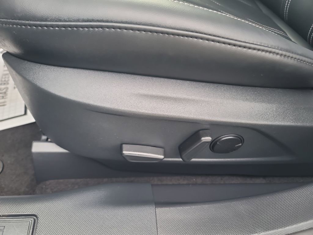 Used 2025 Ford Mustang Mach-E Select w/ Comfort Package Lite AWD/4WD image 17