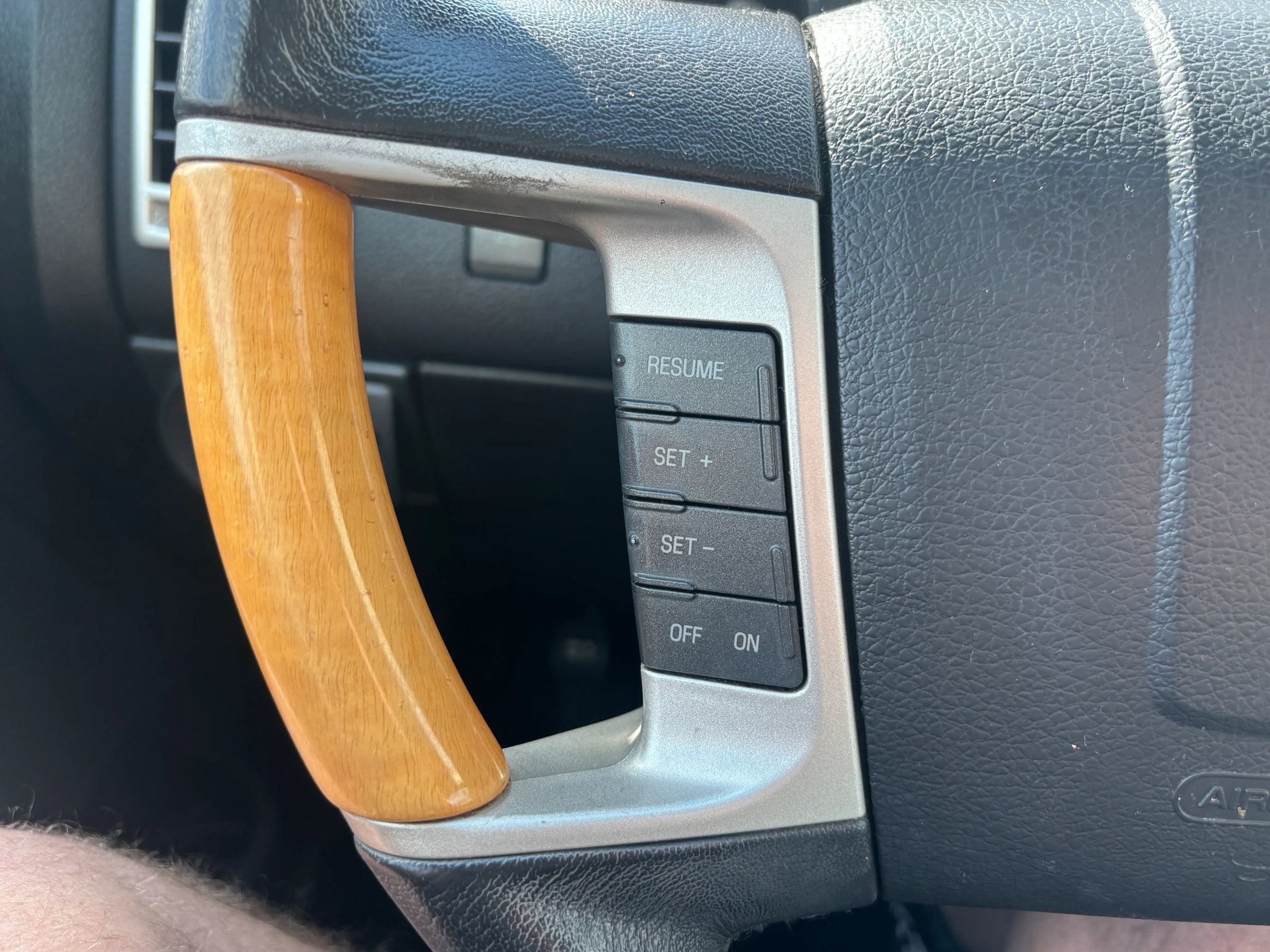 Used 2010 Lincoln MKX AWD image 19