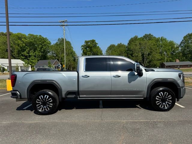 Used 2024 GMC Sierra 3500 Denali Ultimate AWD/4WD image 11