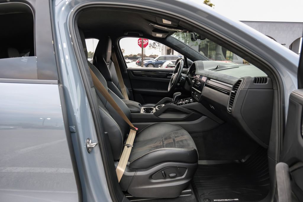Used 2023 Porsche Cayenne Turbo GT image 45