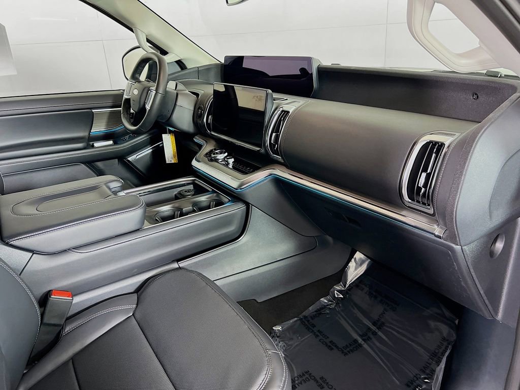 New 2026 Ford Expedition Max Platinum w/ Driver's Package image 32