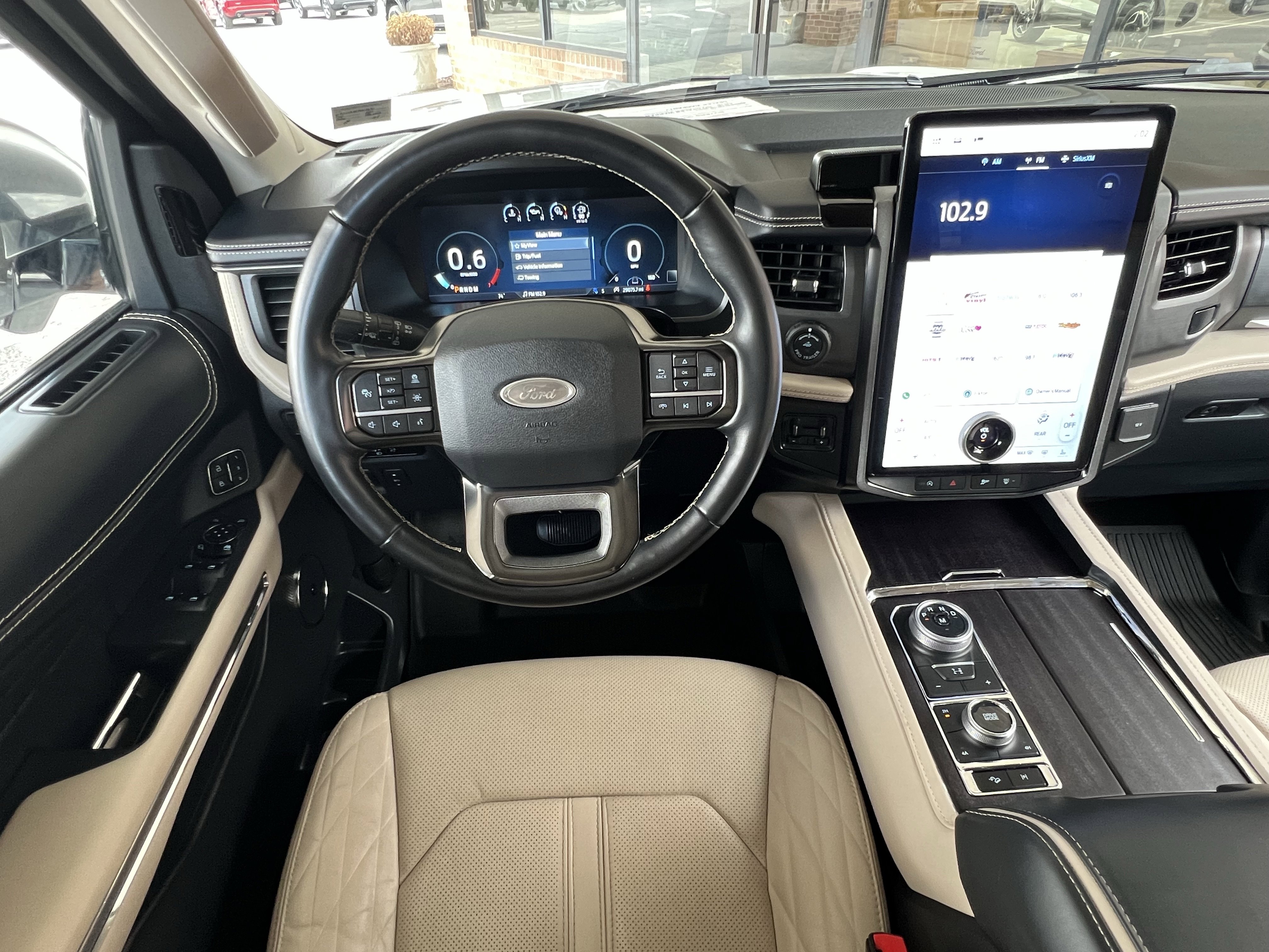 Used 2023 Ford Expedition Platinum image 27