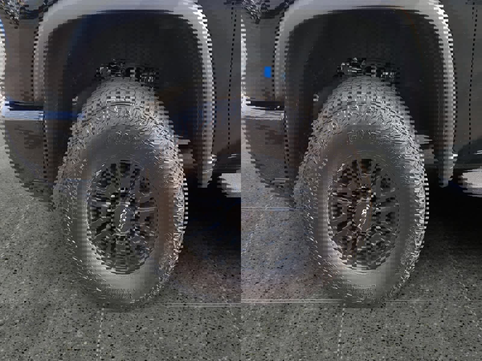 Used 2024 Chevrolet Silverado 2500 ZR2 image 14