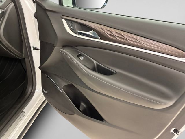 Used 2024 Buick Enclave Avenir w/ Avenir Technology Package image 15