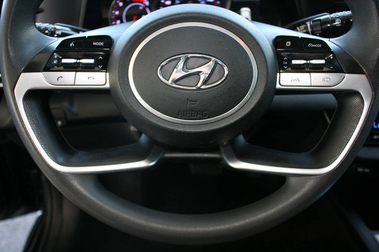 Used 2021 Hyundai Elantra SEL FWD image 16