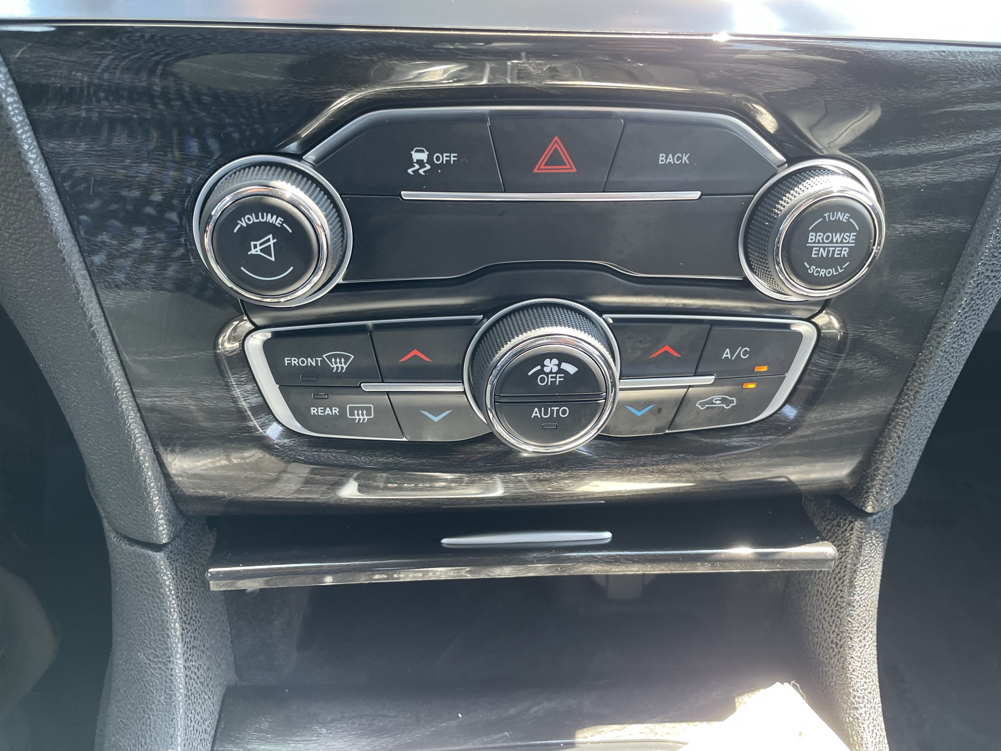 Used 2015 Chrysler 300 Limited AWD/4WD image 22