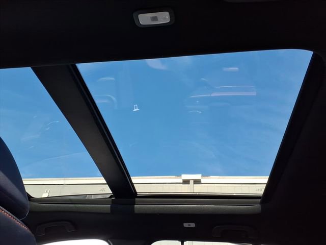 Used 2025 Honda Pilot TrailSport image 11