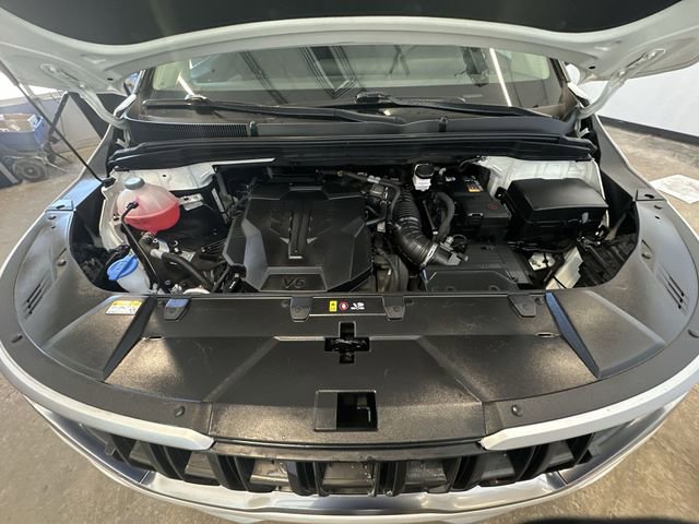 Used 2023 Kia Carnival LX FWD image 19