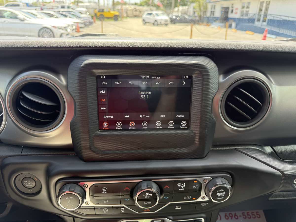Used 2023 Jeep Gladiator Sport AWD/4WD image 18