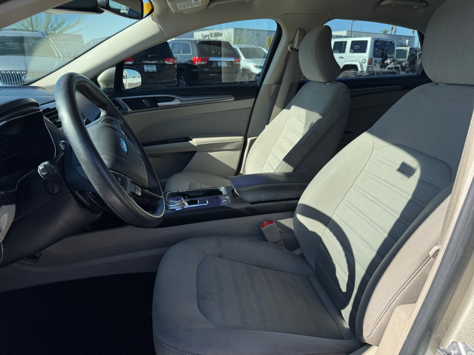 Used 2019 Ford Fusion SE image 12