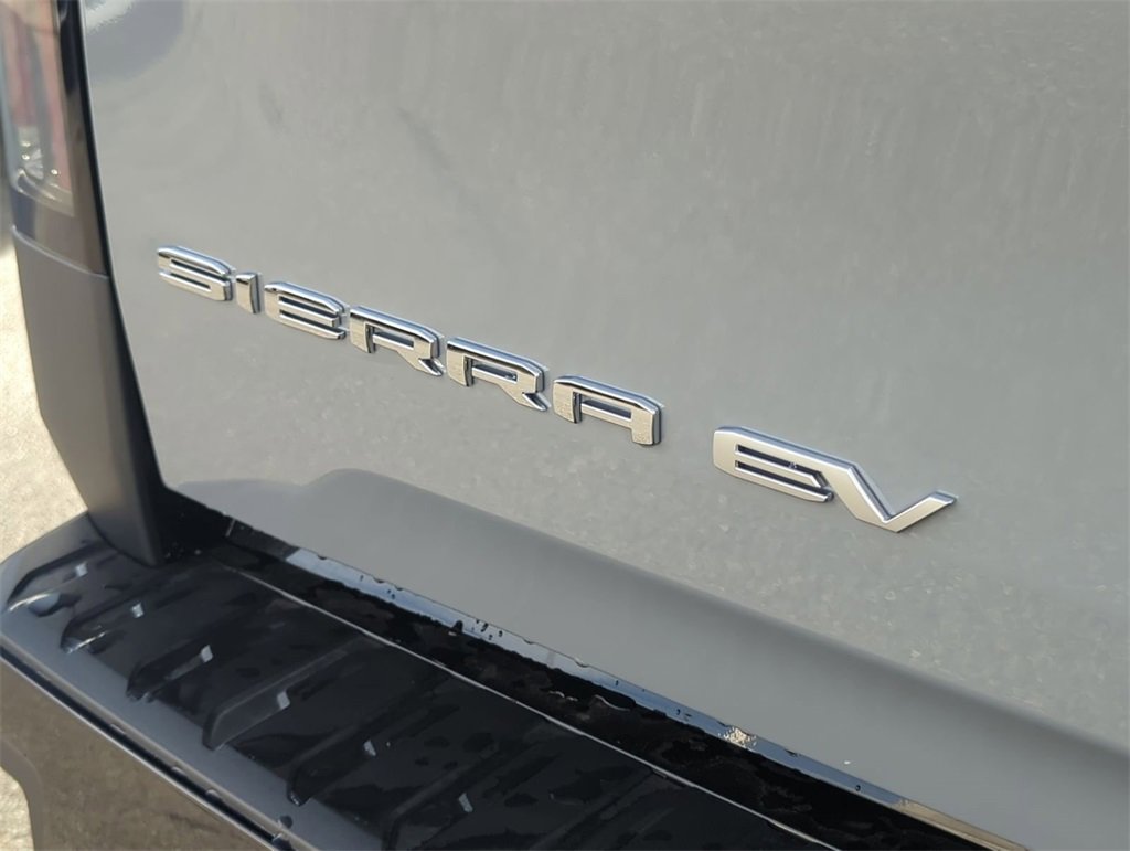 Used 2026 GMC Sierra EV Elevation image 25