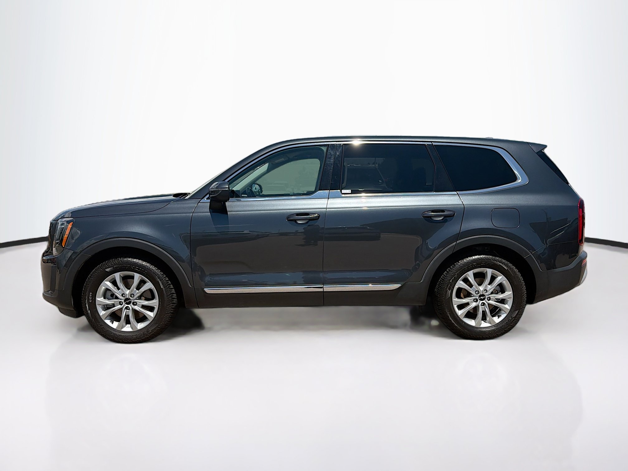 Used 2022 Kia Telluride LX AWD/4WD image 4