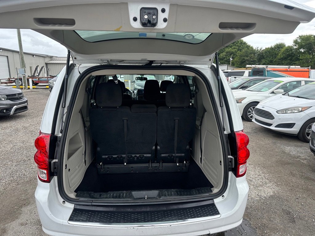 Used 2017 Dodge Grand Caravan SE w/ UConnect Hands-Free Group FWD image 19