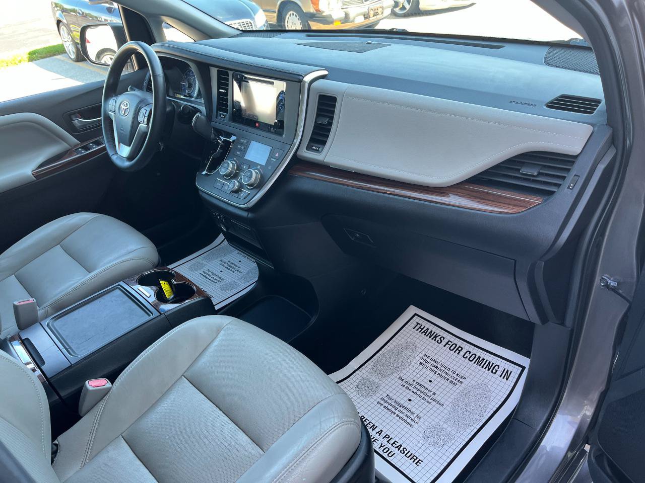 Used 2015 Toyota Sienna Limited FWD image 24