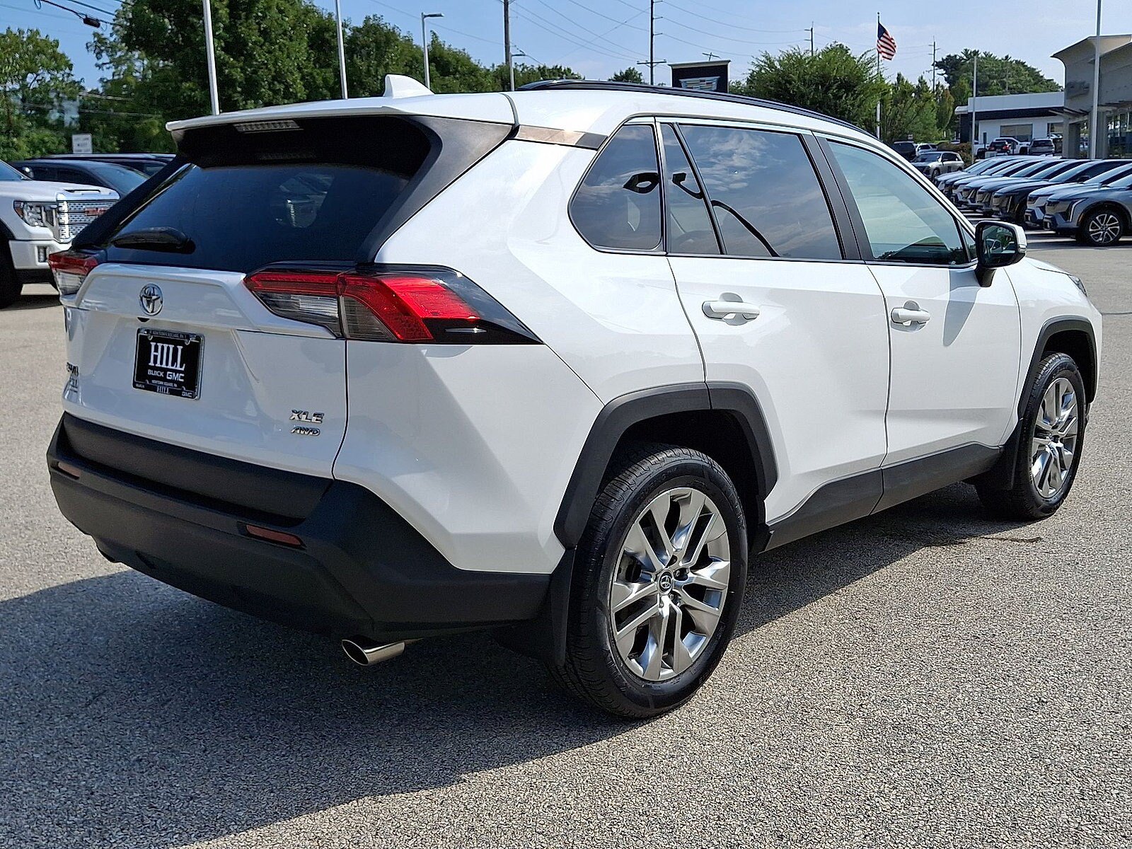 Used 2020 Toyota RAV4 XLE Premium AWD/4WD image 25