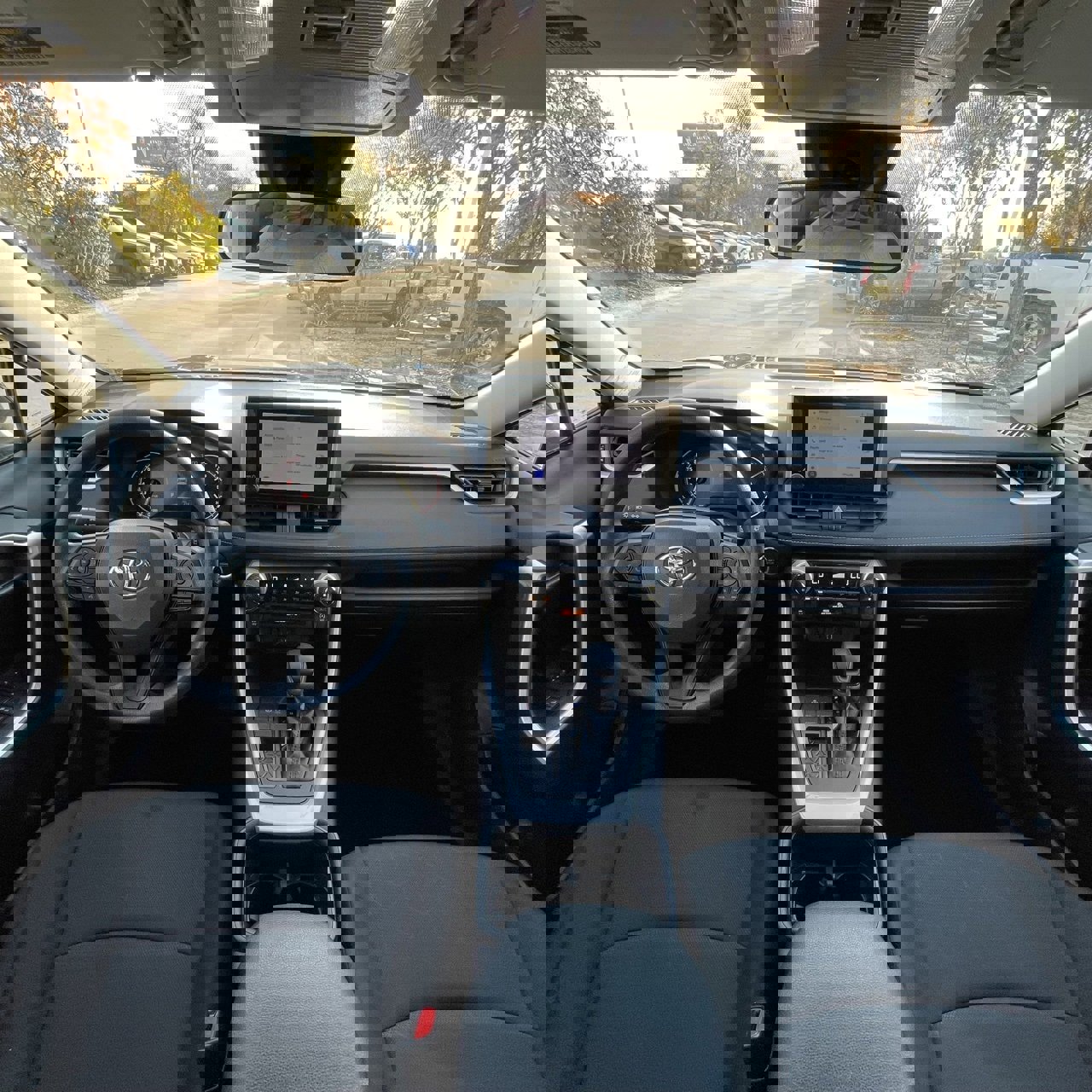 Used 2024 Toyota RAV4 XLE image 10