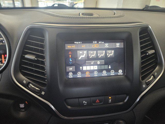 Used 2021 Jeep Cherokee Latitude Plus AWD/4WD image 24