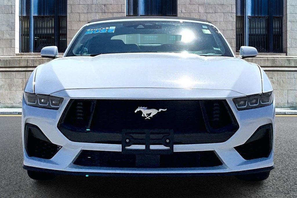 Used 2025 Ford Mustang Premium image 3