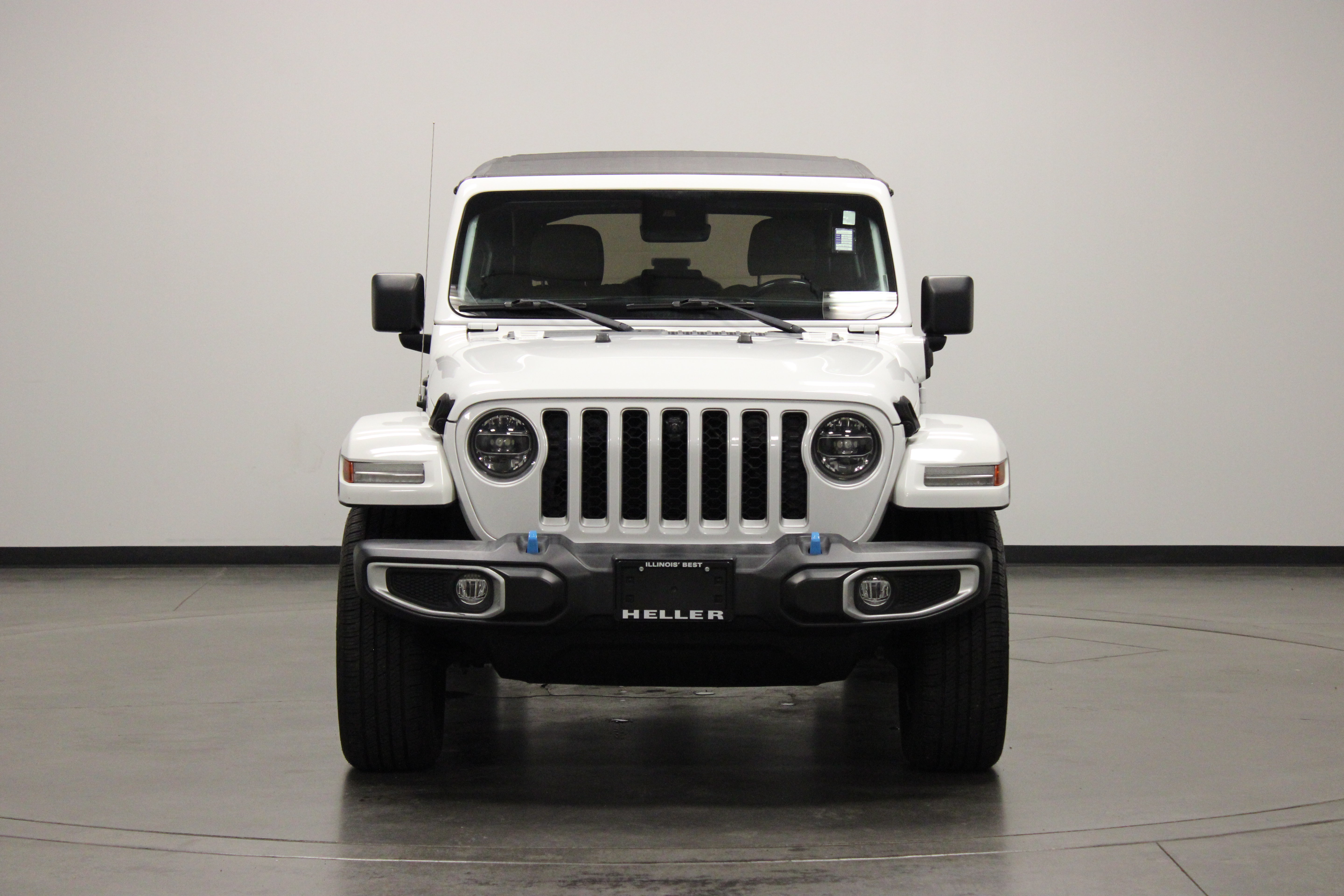 Used 2022 Jeep Wrangler Unlimited Sahara w/ Cold Weather Group AWD/4WD image 3