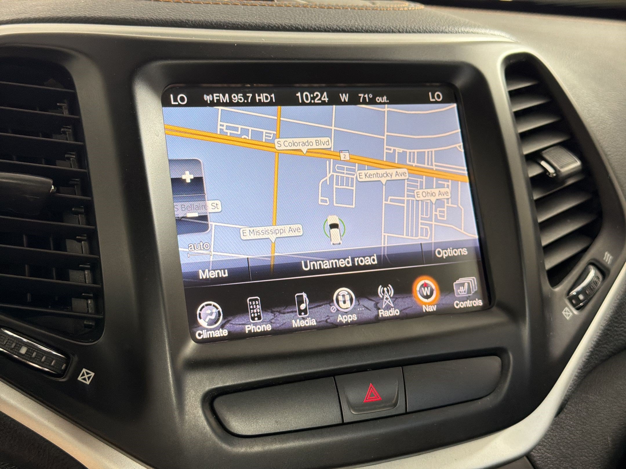 Used 2016 Jeep Cherokee Limited AWD/4WD image 24
