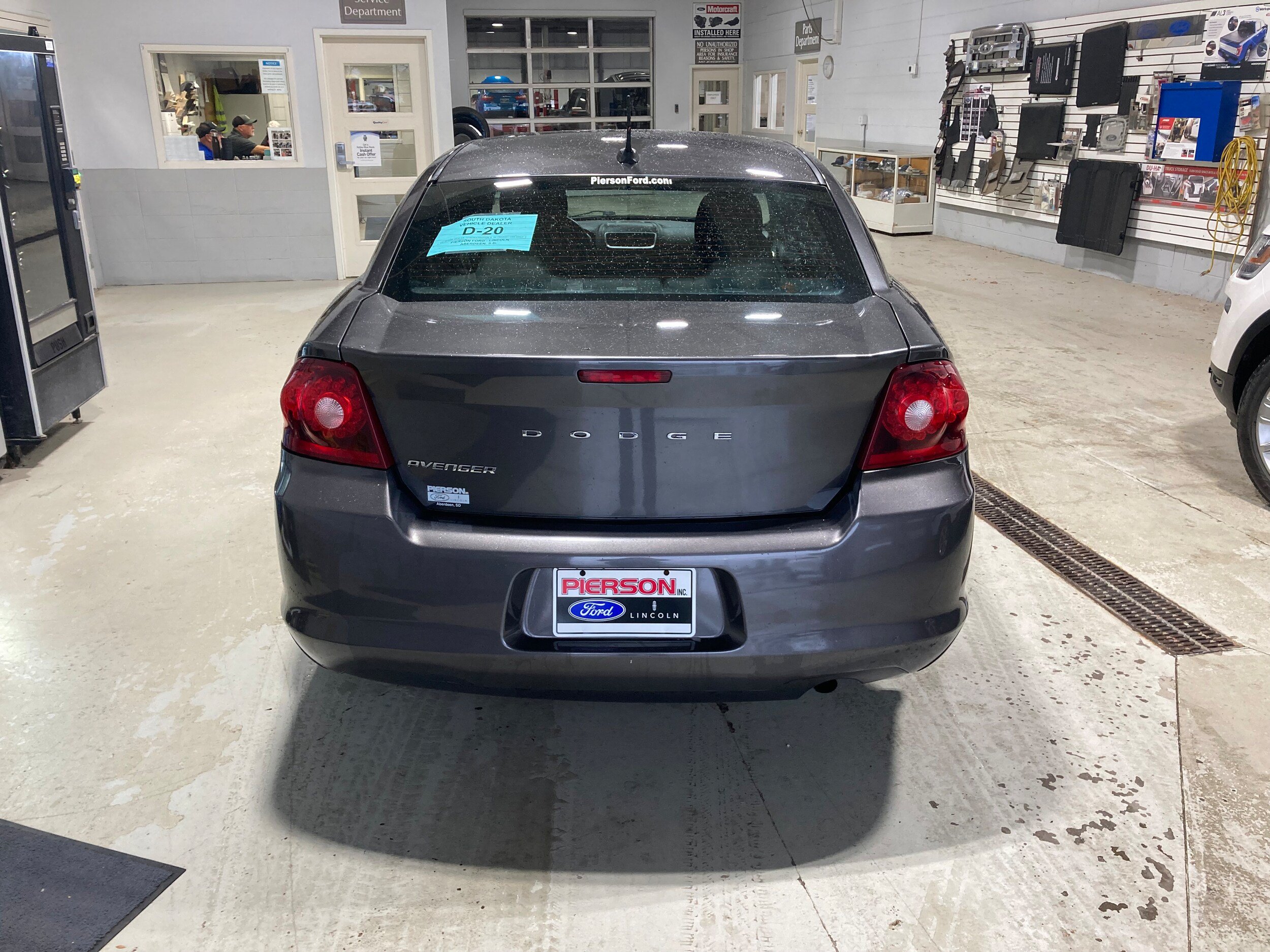 Used 2014 Dodge Avenger SE FWD image 15