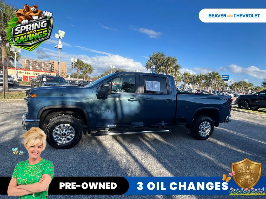 Used 2025 Chevrolet Silverado 2500 LT w/ Convenience Package AWD/4WD image 4