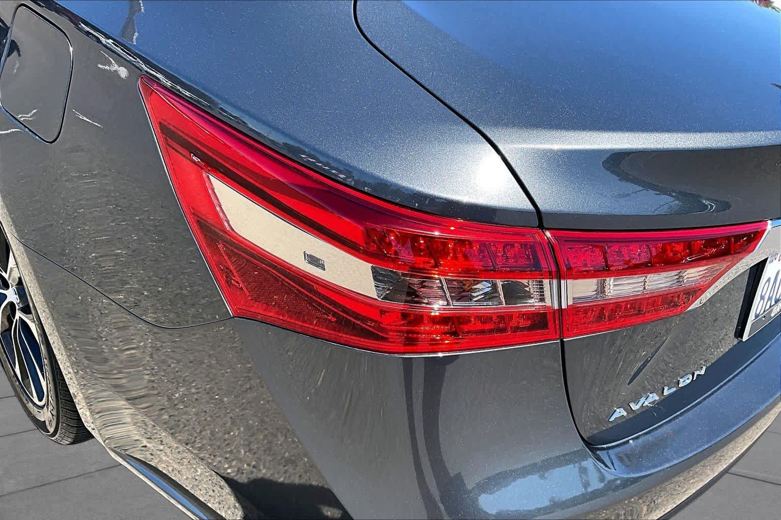 Used 2017 Toyota Avalon XLE w/ All Weather Liner Package FWD image 28