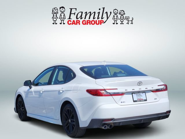 Used 2025 Toyota Camry SE FWD image 3