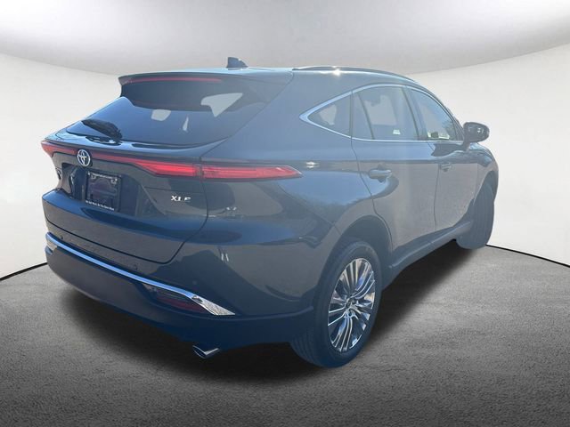 Used 2024 Toyota Venza XLE image 14