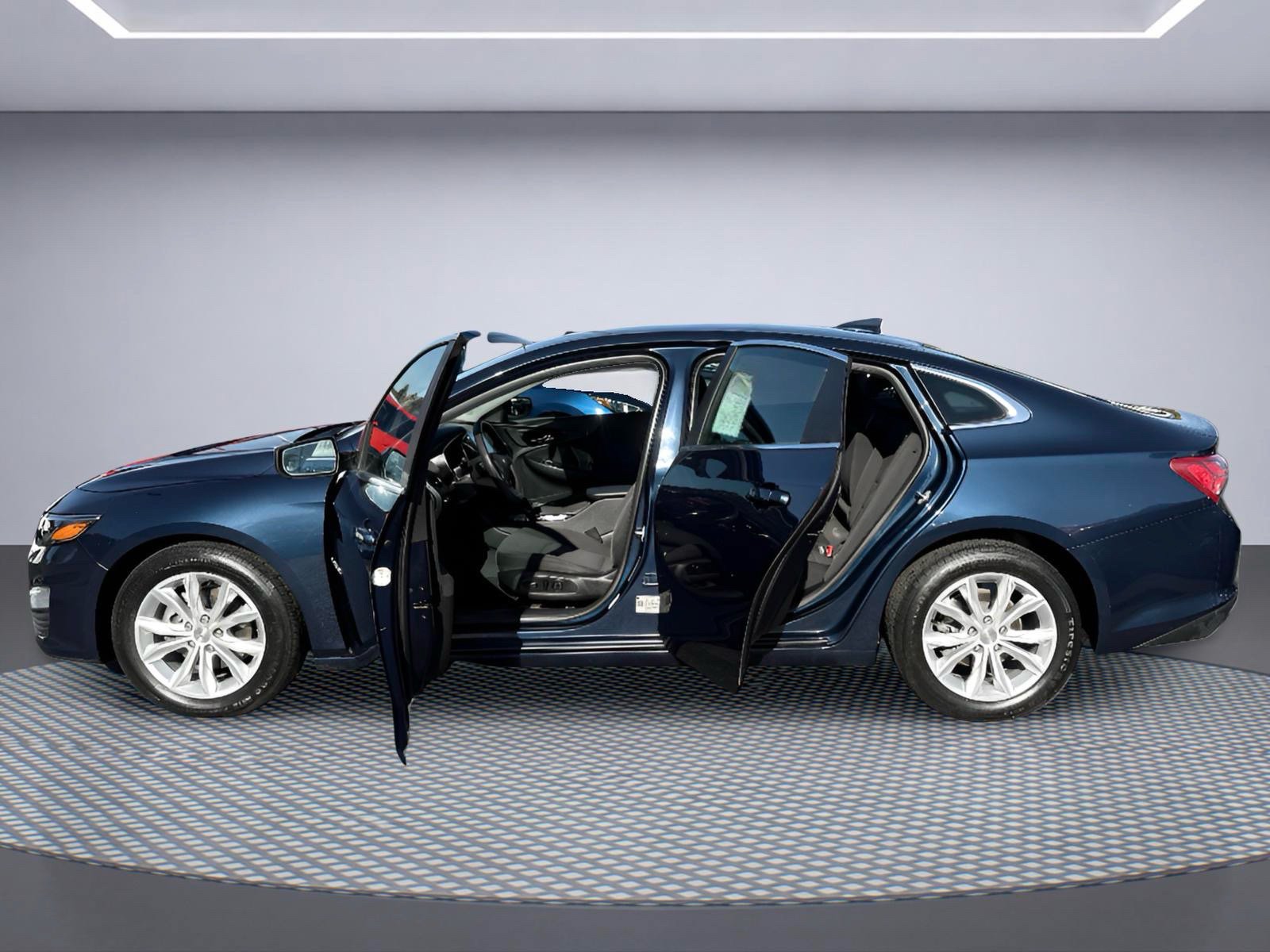 Used 2020 Chevrolet Malibu LT FWD image 12